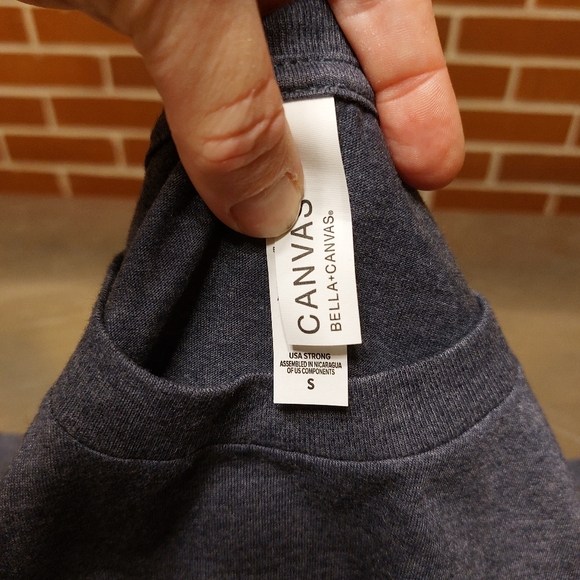 NWOT Equine & Design STRONG AF Equestrian T-Shirt Small Gray - Picture 3 of 5